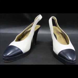 Saint Laurent heel close toe